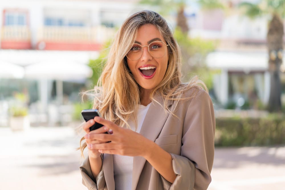 Woman uses Sales Scripts That Convert Wedding Leads